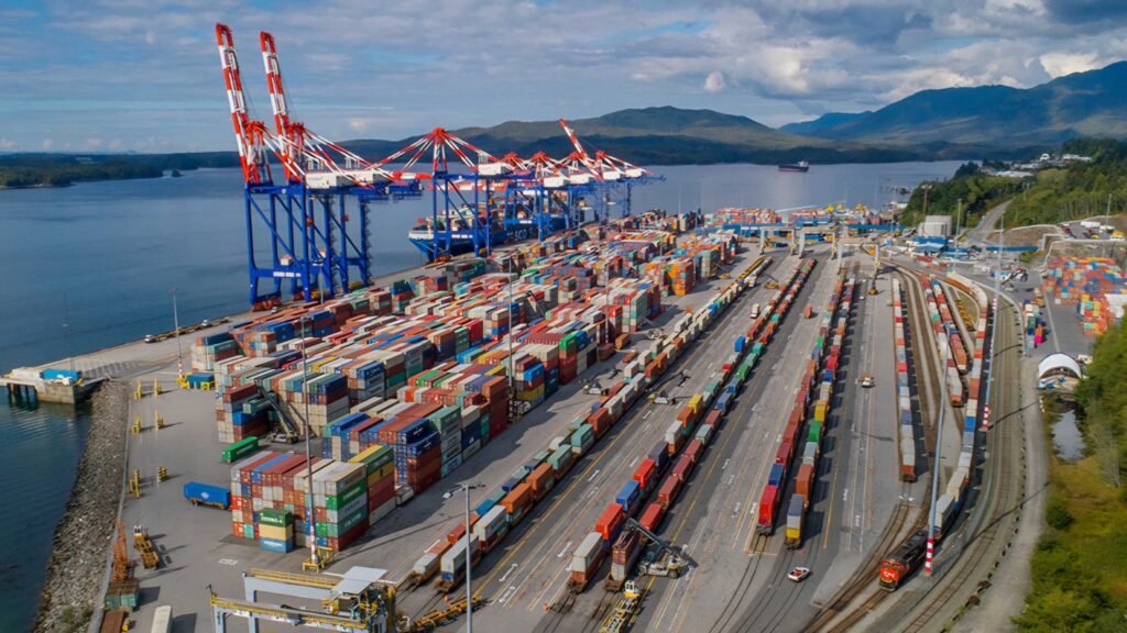 Canada railroads look to restart as union returns to work