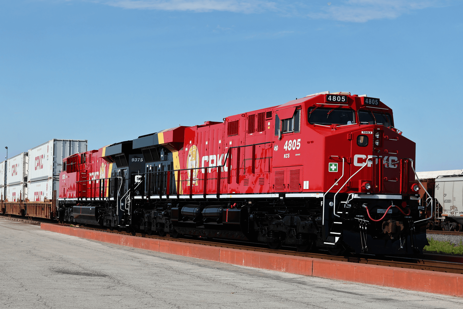 Canada’s labor minister puts an end to CN, CPKC work stoppage