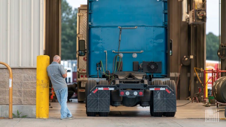 Fourth consecutive month of decline in truck transportation jobs