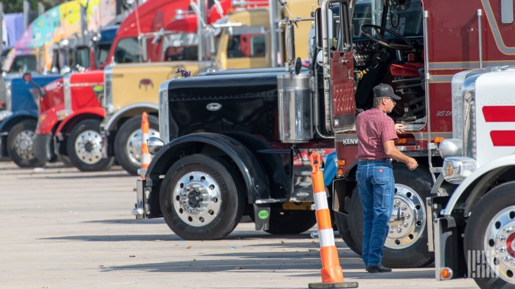 ATRI survey: Drivers and carriers see top issues in trucking differently