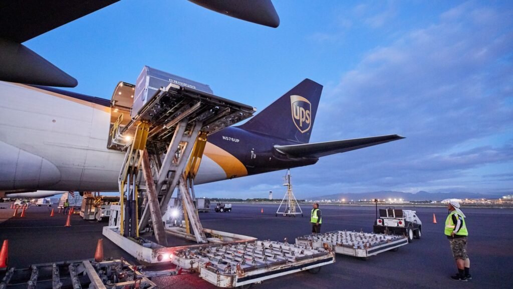 UPS forecasts softer peak shipping season