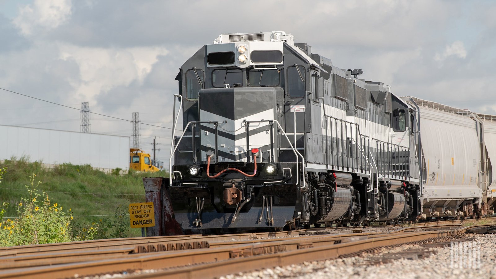 Trump tariffs would put cross-border rail traffic in the crosshairs