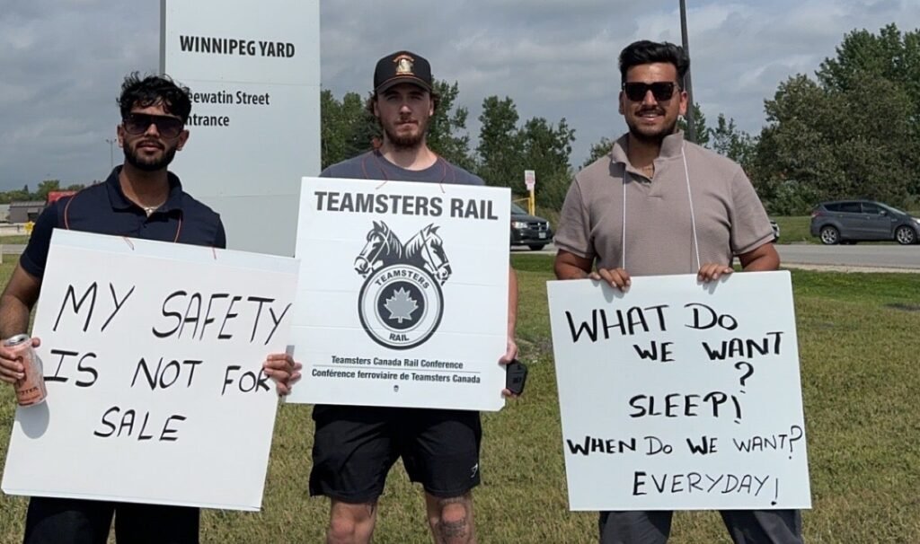 Ottawa should stay out of rail bargaining, says Teamsters Canada