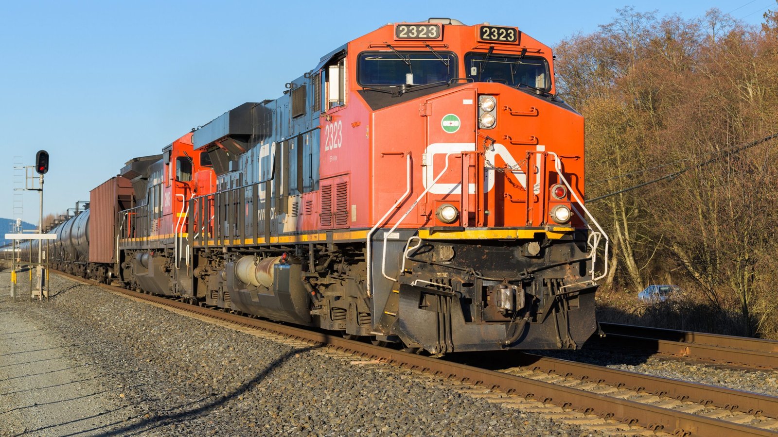 Unifor ratifies new deals with CN