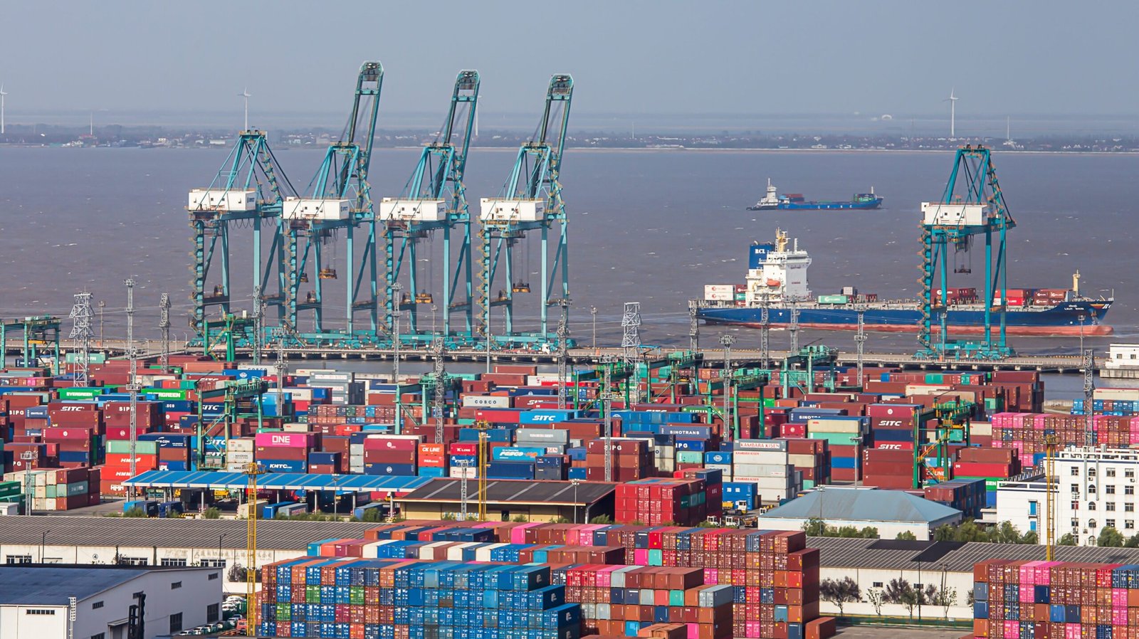 Asia-US container rates decline in slack season