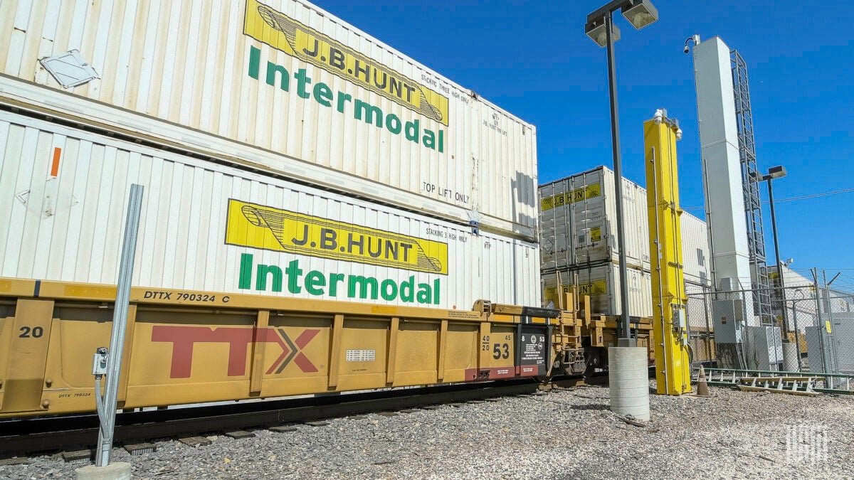 J.B. Hunt’s record intermodal loads came with higher costs in Q4