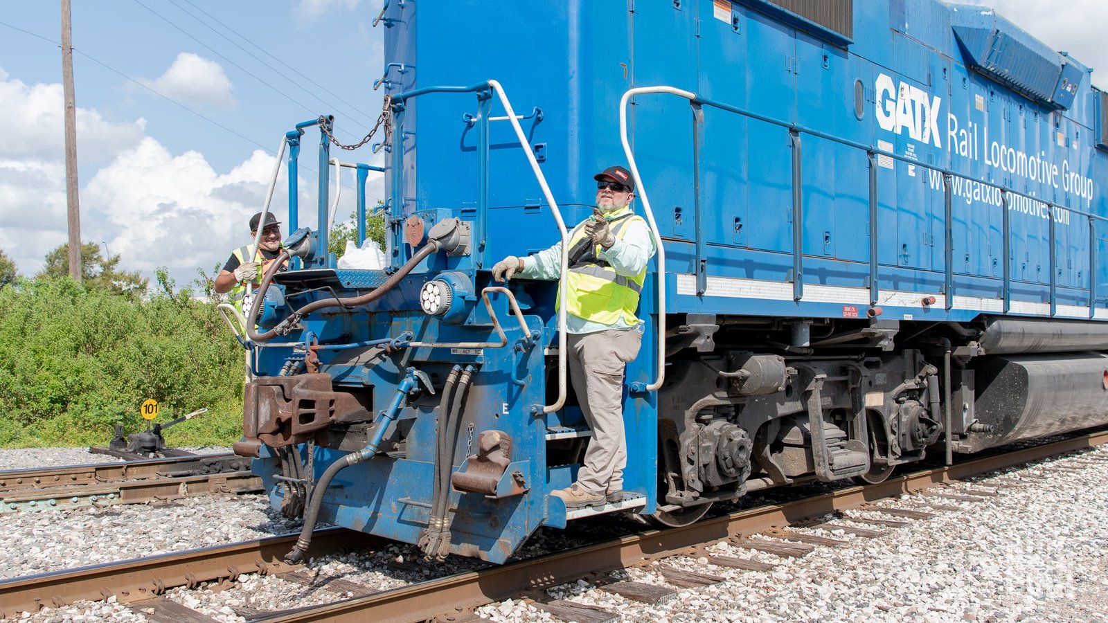 Railroads' dilemma: The good jobs no one knows about