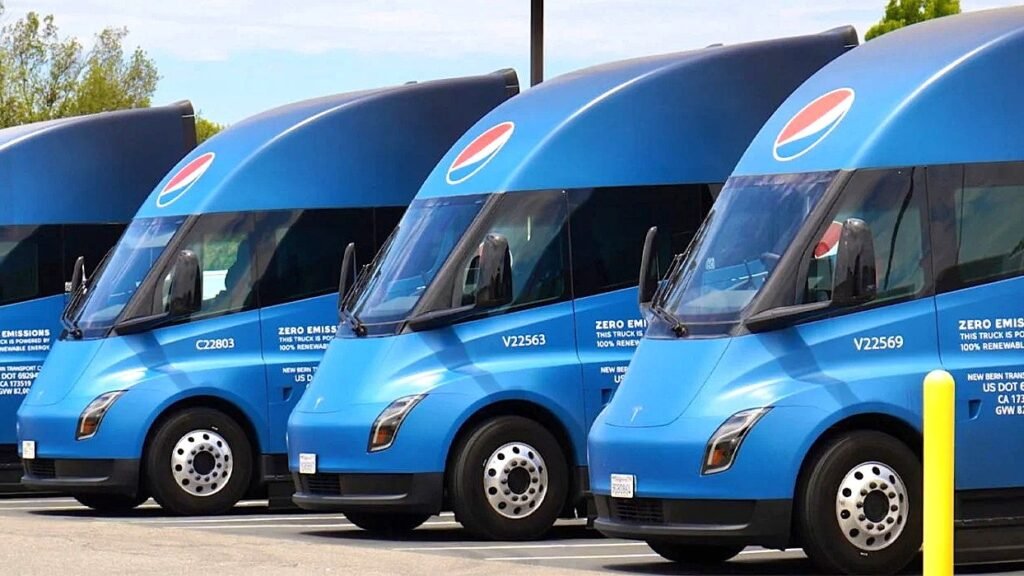 Tesla expects to begin mass production of electric Semi by year-end