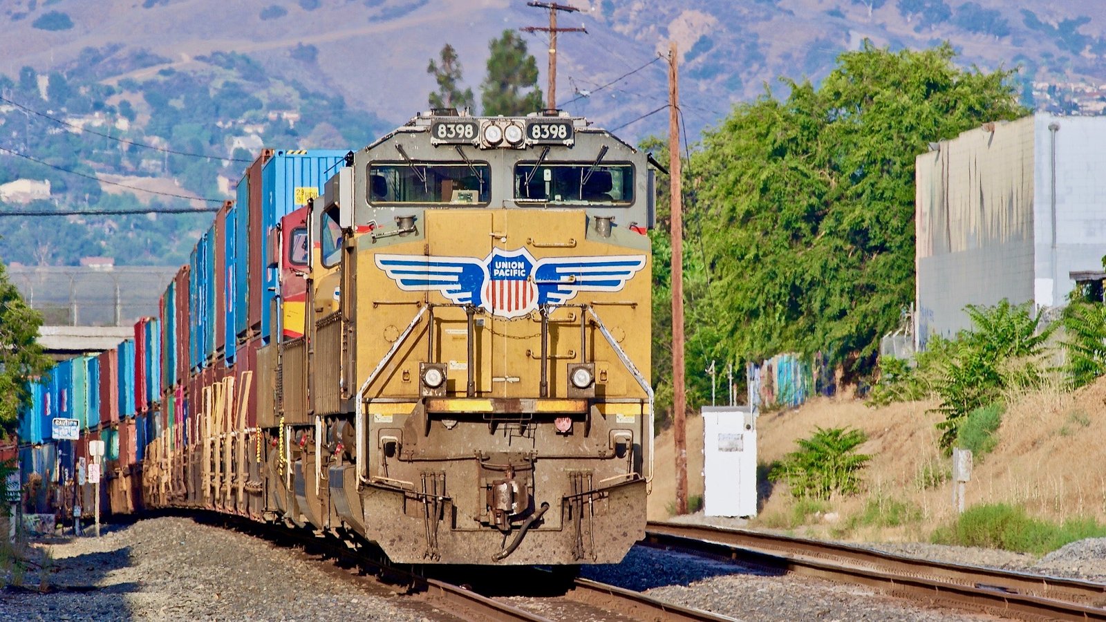 Union Pacific official tells shippers of plans for online, security improvements