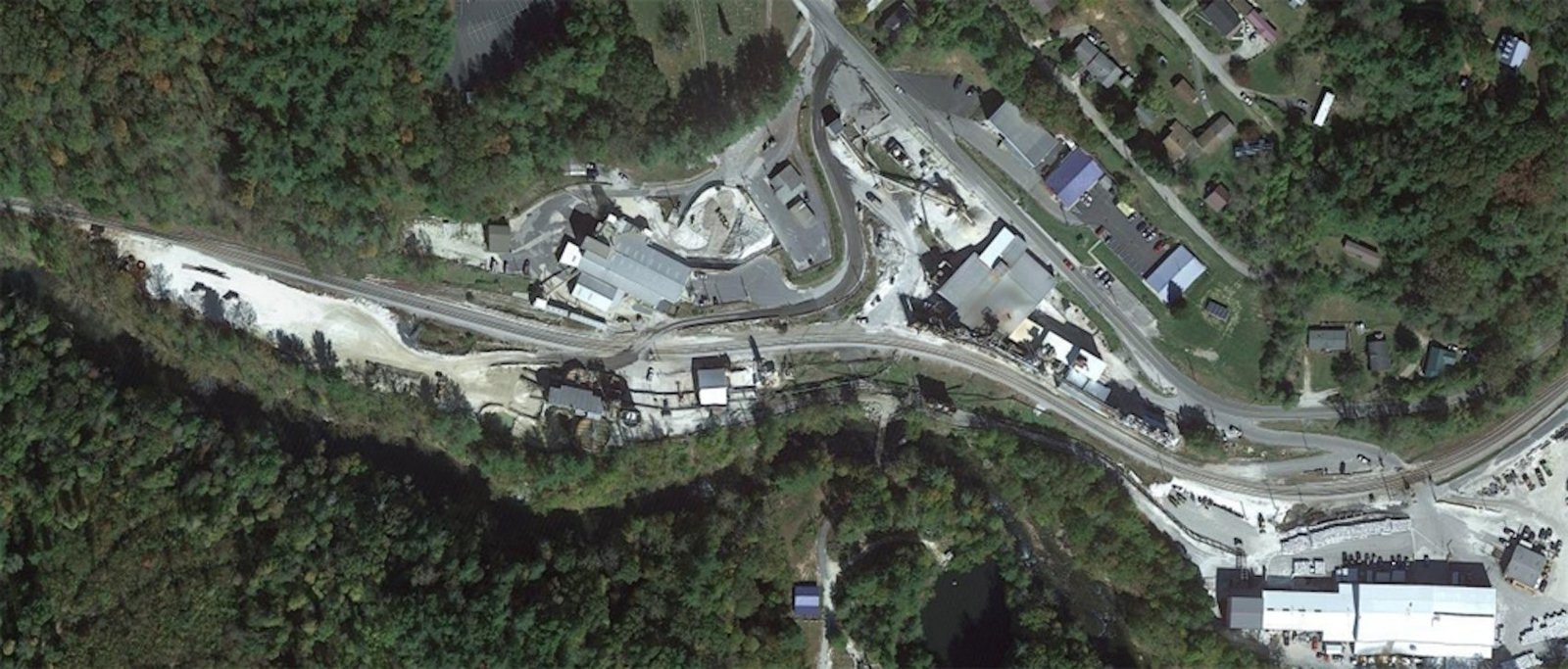 CSX reopens part of hurricane-damaged rail line to world’s top quartz supplier