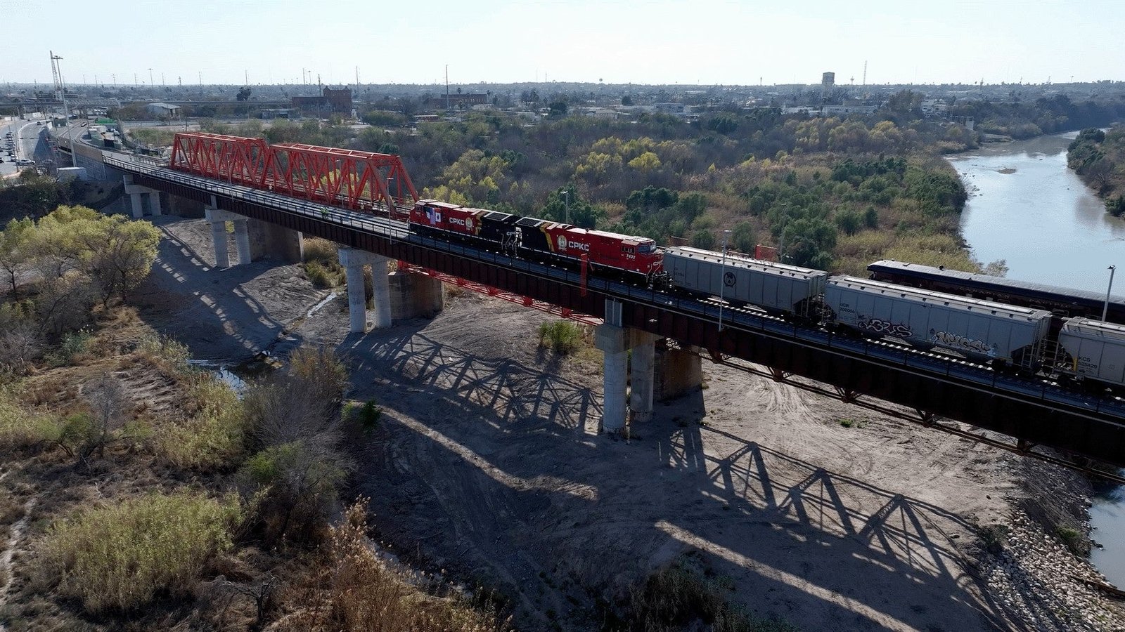Ceremony marks CPKC opening of second US-Mexico rail bridge