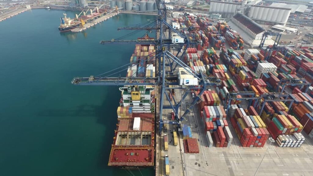 In slow season, tariffs a following wind for trans-Pacific container rates