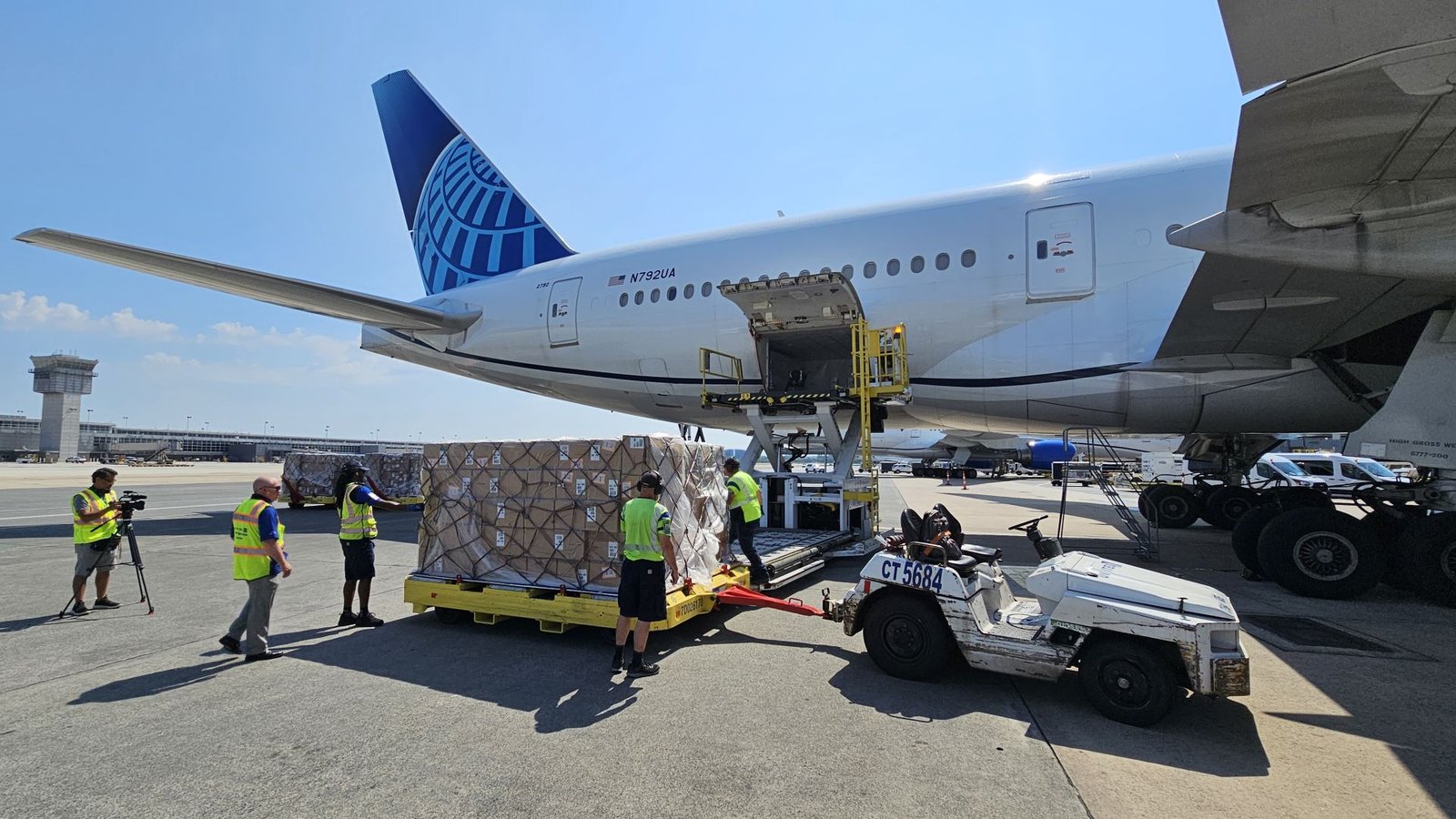 United Airlines leverages small freighter for Puerto Rico pharma exports