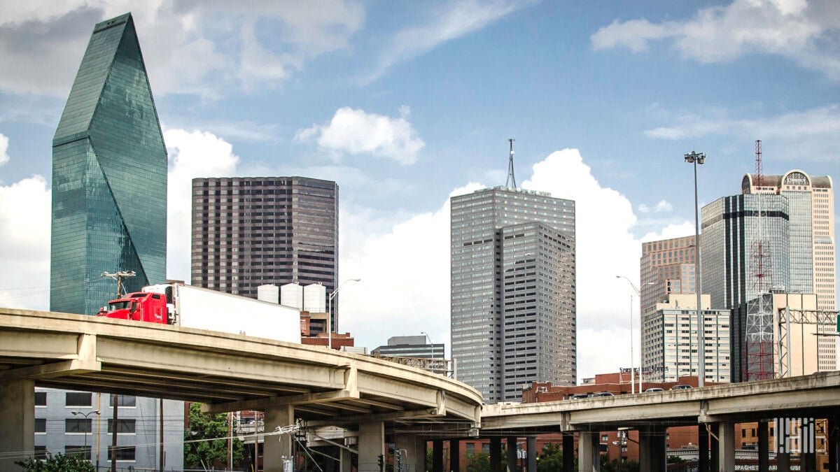 What should forwarders look for in TMS software?