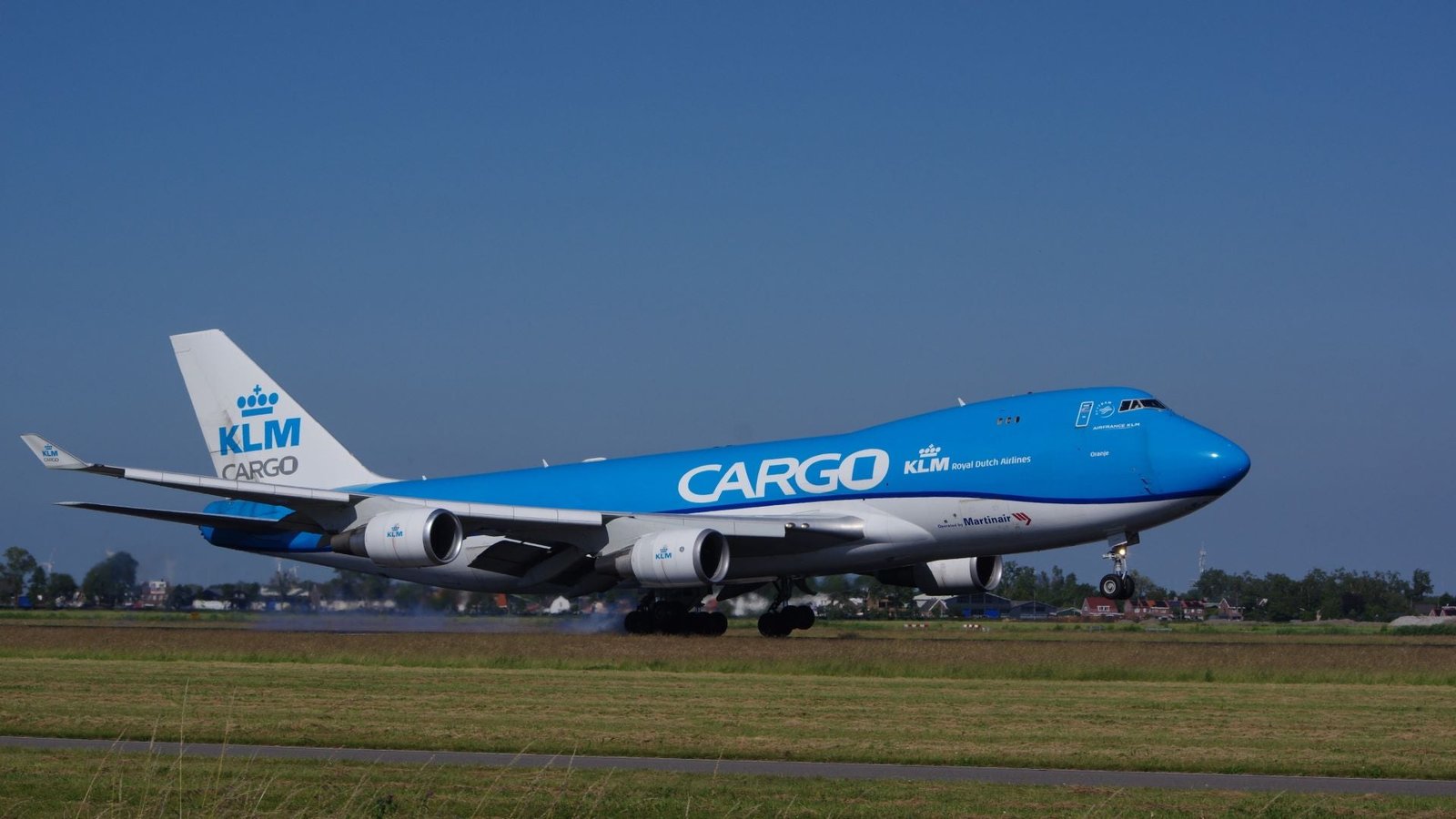 Air France-KLM trims Airbus order for A350 freighter