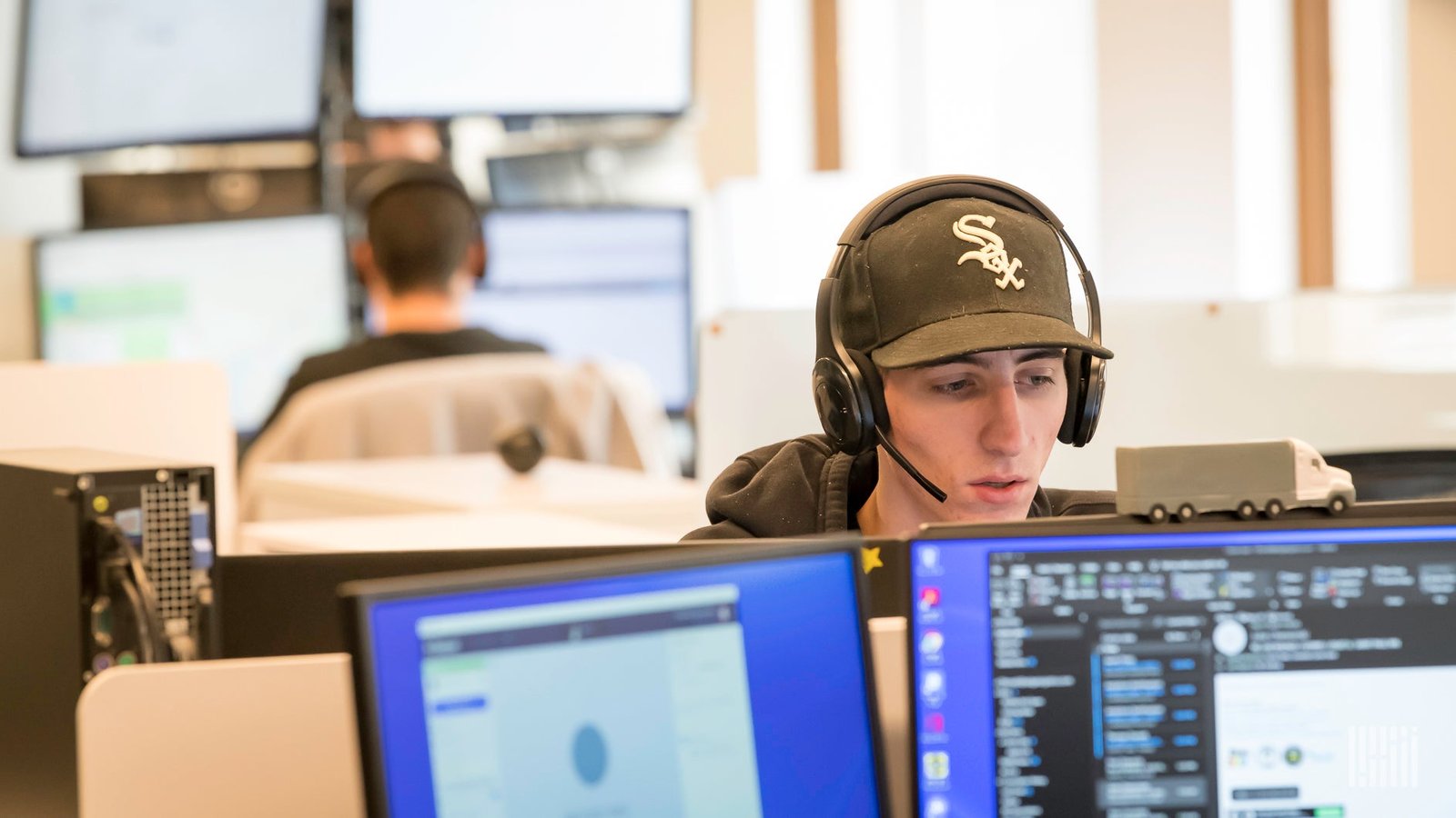 Deliverr co-founder launches ‘AI teammate’ for logistics, raises $25M