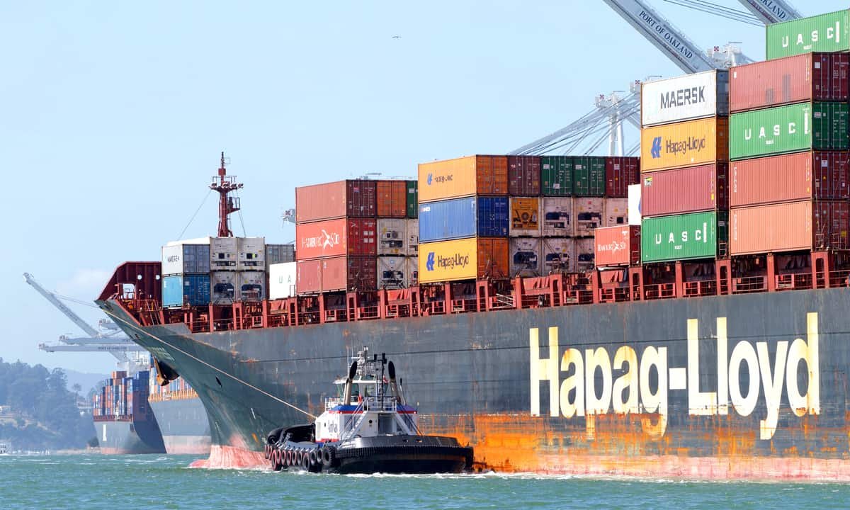 Hapag-Lloyd sees mixed earnings in 2024