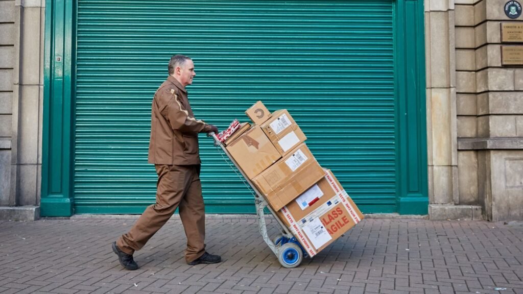 New UPS tool helps online shoppers calculate import fees before buying