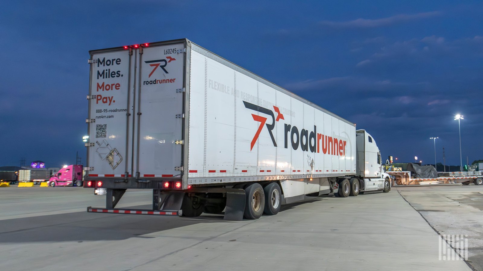 Roadrunner adds new lanes to long-haul network