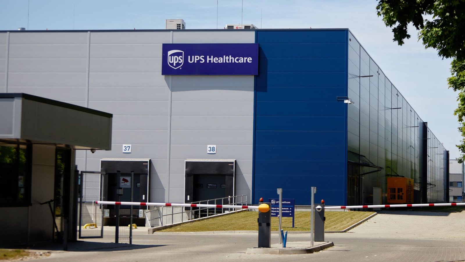 UPS inks $1.6 billion deal for Canadian health care logistics provider