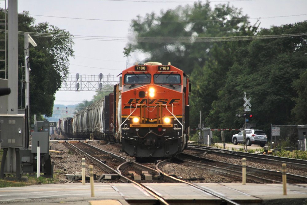 BNSF profits rise as volume and rates increase