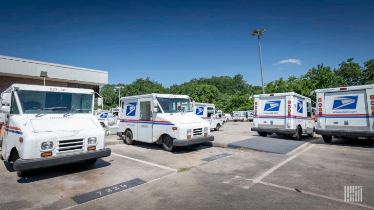 Trump supports FedEx official for Postal Service chief, report says